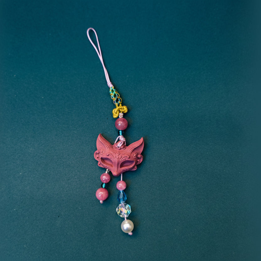 Songartisan Pink Fox Herbal Aroma Pendant – Handmade Sandalwood & Agarwood Hanging Charm